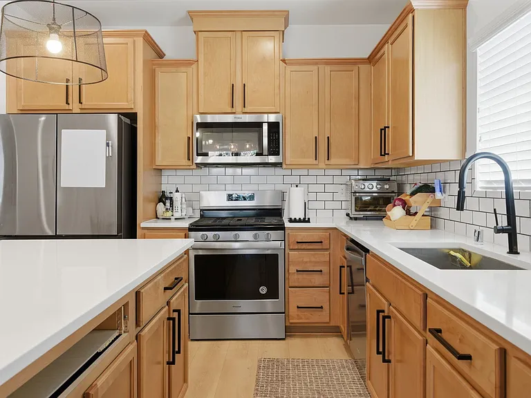 12529 Maclure Dr — Photo 16