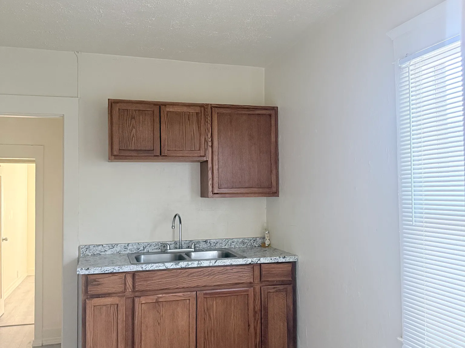 1 bed, 430 sqft, $1,750 — Photo 3