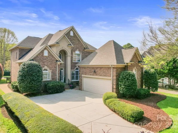 5612 Larson Ln, Charlotte, NC 28270