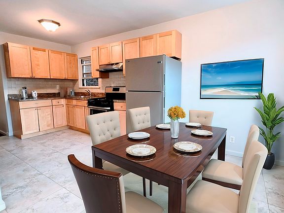 4th image of 25-25 43rd St #2R
