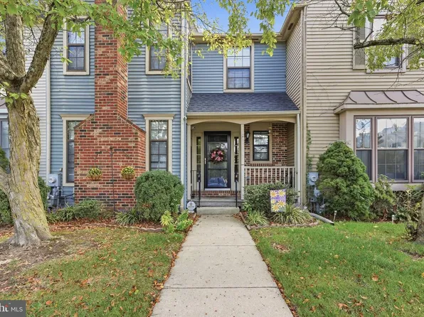 11 Chablis Ct, Marlton, NJ 08053