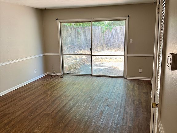3rd image of 156 Kenmore Pl #156