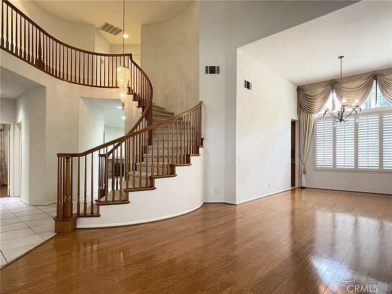 2712 Westbourne Pl — Photo 5