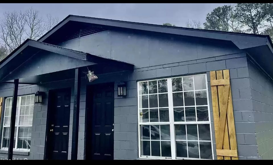 2nd image of 5018 General McArthur St