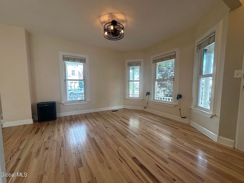 3rd image of 20 W Lawrence Street