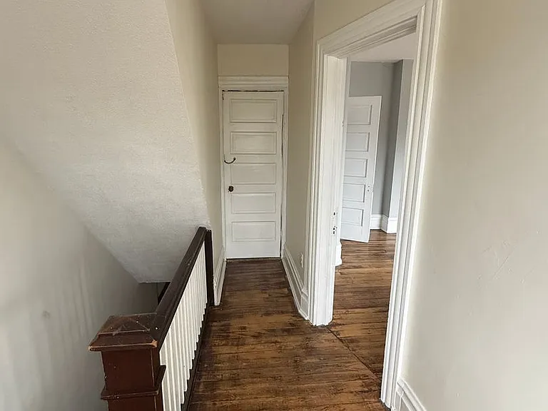 49 W Commerce St — Photo 39