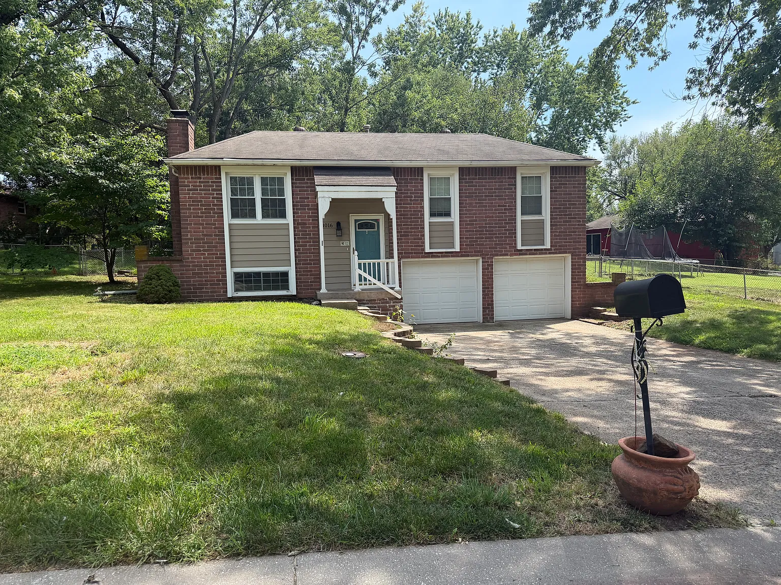 3 bed, 1448 sqft, $1,875 — Photo 2