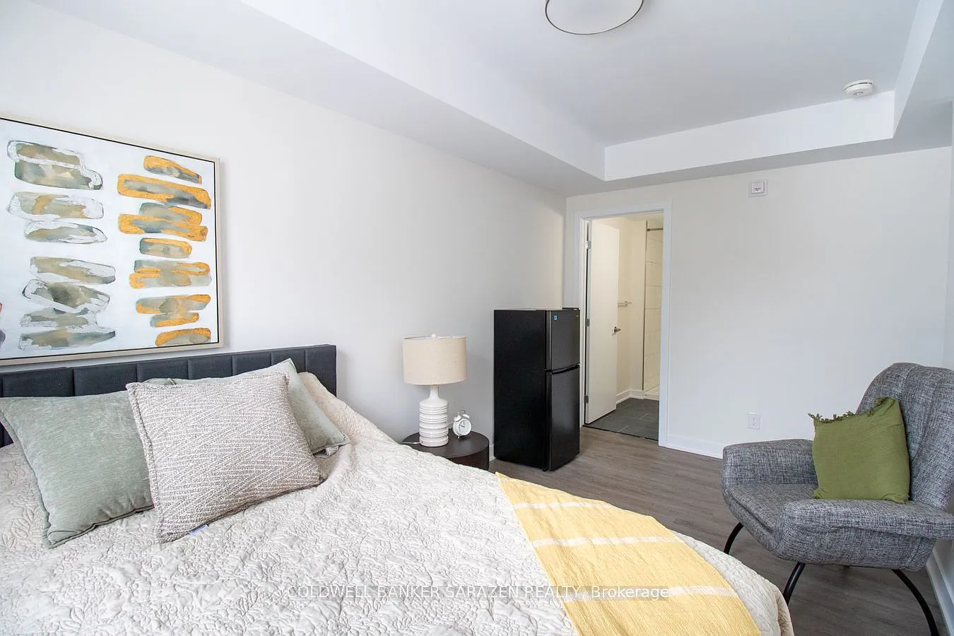 4 bed, $4,000 — Photo 1