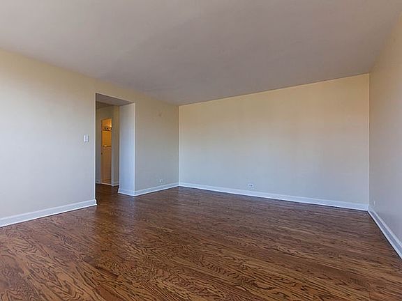 5th image of 3950 N Lake Shore Dr APT 510