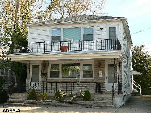 2nd image of 121 N Rosborough Ave