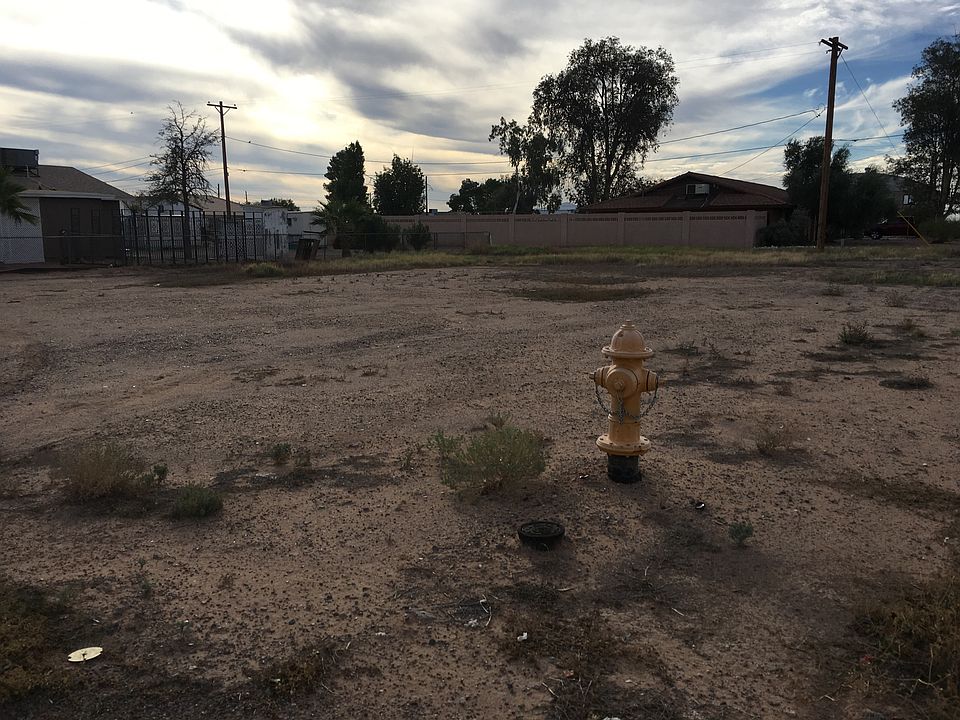 2nd image of 2020 S 9th St
