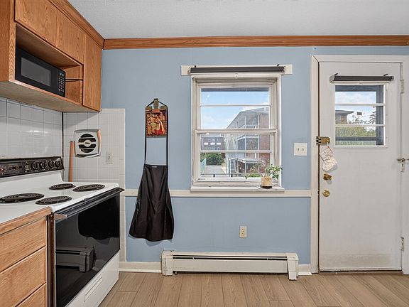 5th image of E2 Colonial Dr #4