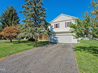 5 Shamrock Cir, Latham, NY 12110
