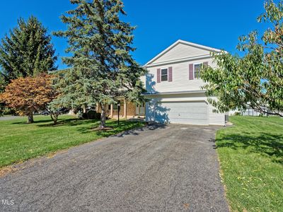 5 Shamrock Circle, Latham, NY, 12110