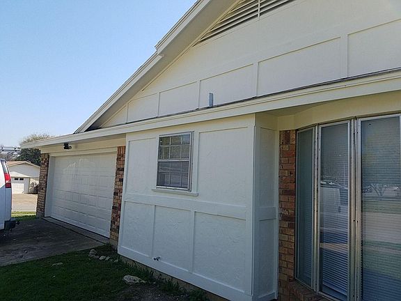 3rd image of 9800 Leland Ln