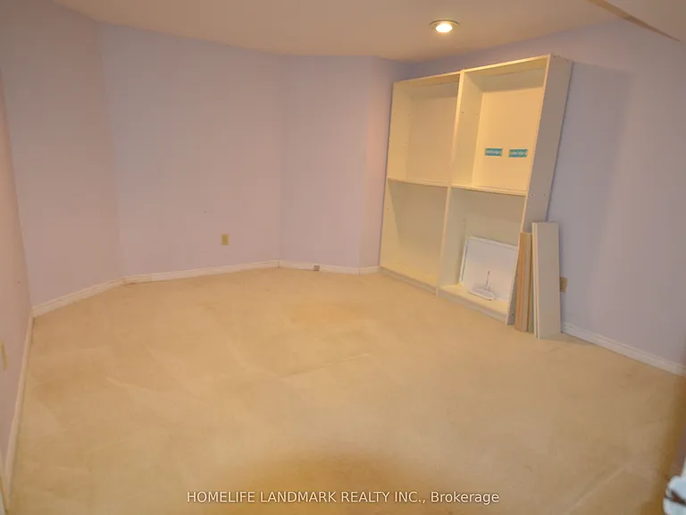 129 Lyndhurst Dr — Photo 21