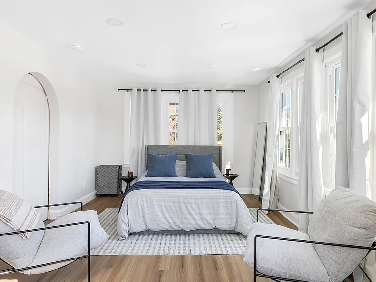 60 Stuyvesant Plz — Photo 6