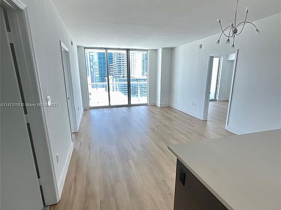 3rd image of 500 Brickell Ave APT 1805