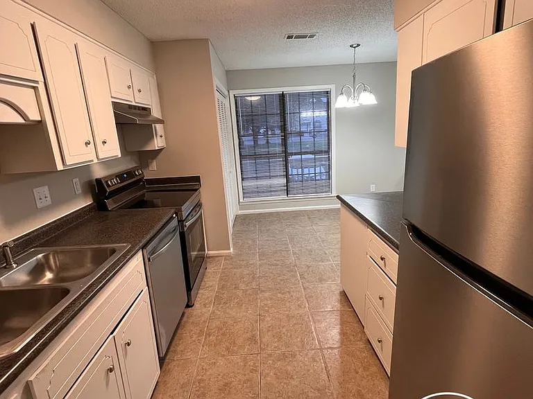 912 Pineland Ave #26 — Photo 10