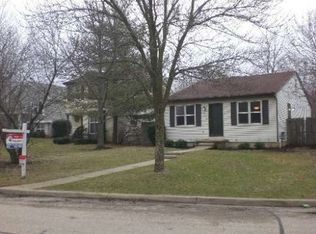 1020 Manchester Crse, Geneva, IL 60134