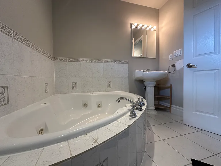 368 Fairlawn St — Photo 23