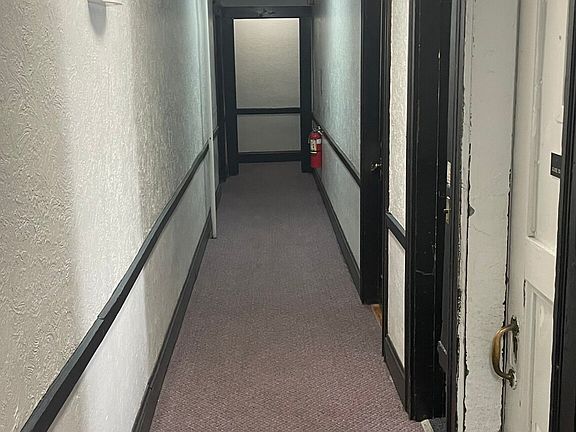 5th image of 223 Essex St APT 6