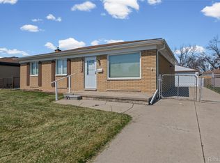 20311 Garden Ct, Roseville, MI