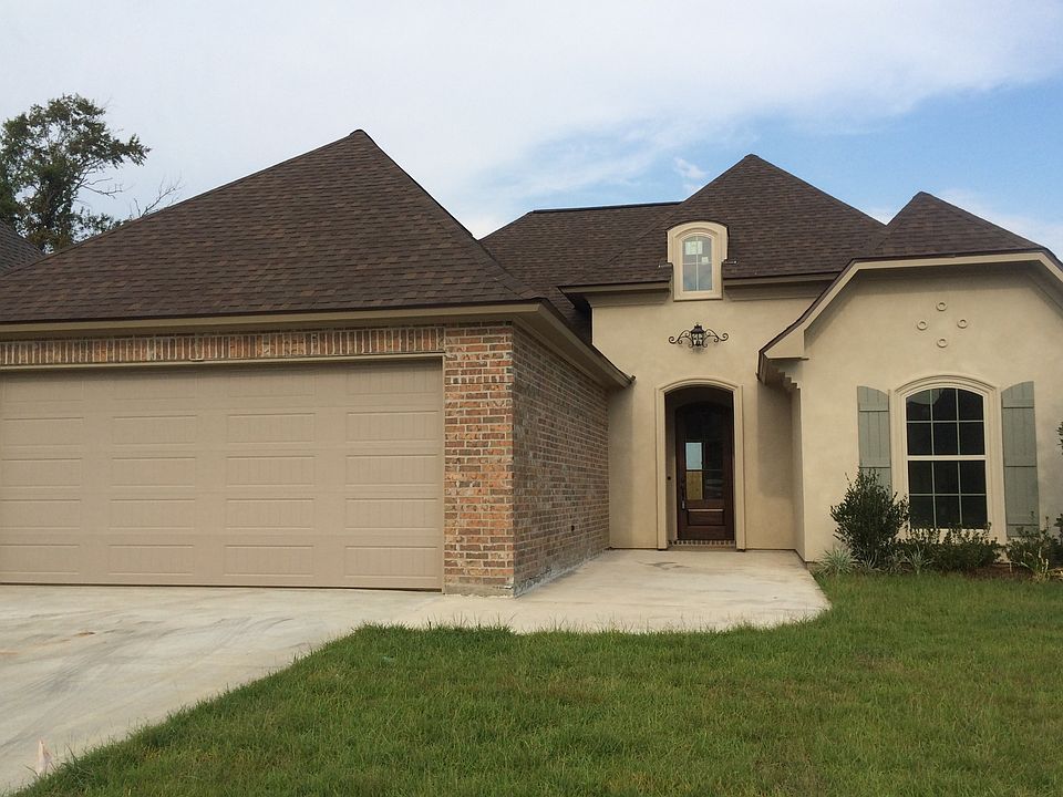 208 Golden Cypress Drive