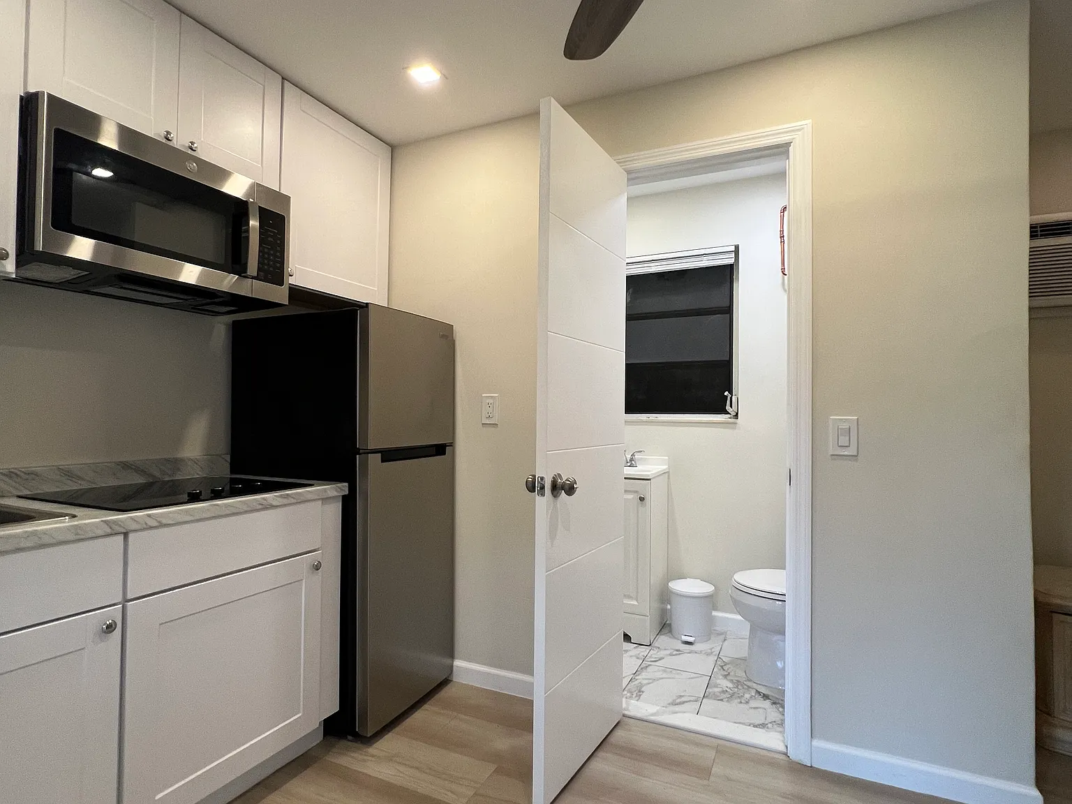 Studio, 300 sqft, $1,250 — Photo 4