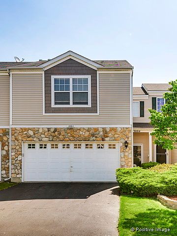 1st image of 3884 Blackstone Dr