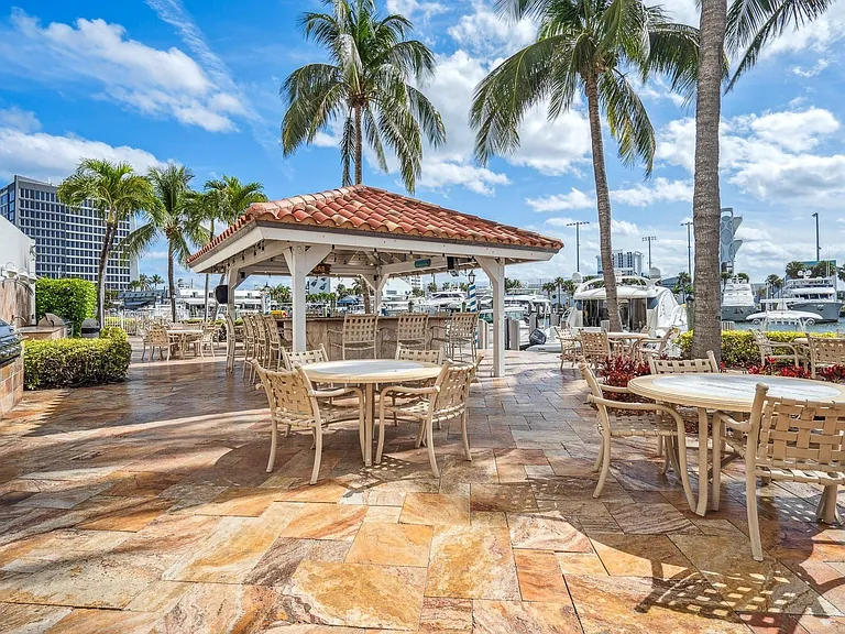 1 Las Olas Cir #313 — Photo 36