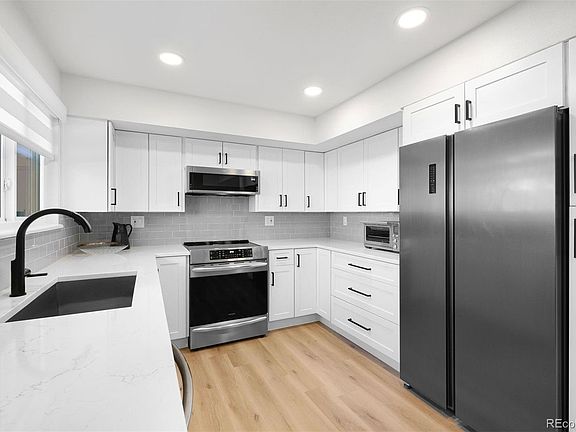5th image of 4202 E Maplewood Way