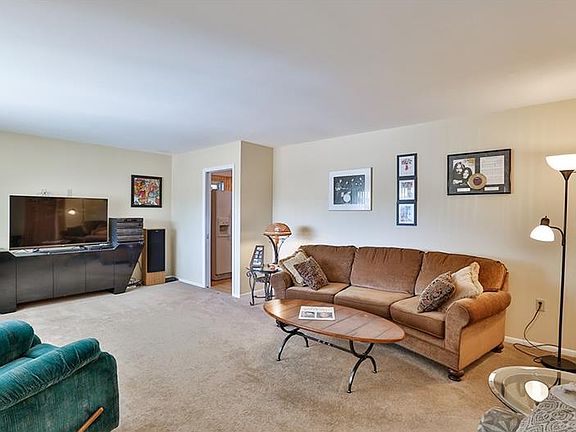 2nd image of 1204 Desert Hills Dr