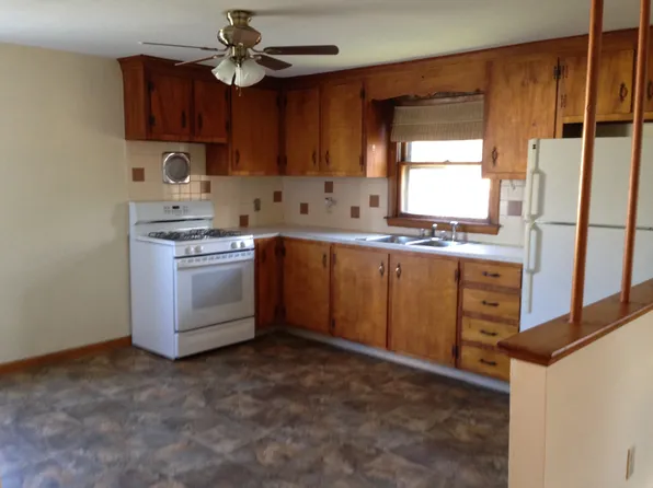 (undisclosed Address), Lowell, MA 01852