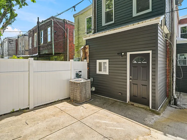 4271 Leidy Ave — Photo 5
