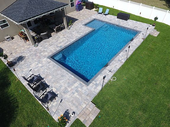 3rd image of 208 Heathrow Ct