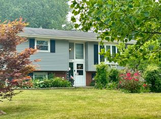 554 Cheyenne Trl, Carol Stream, IL 60188