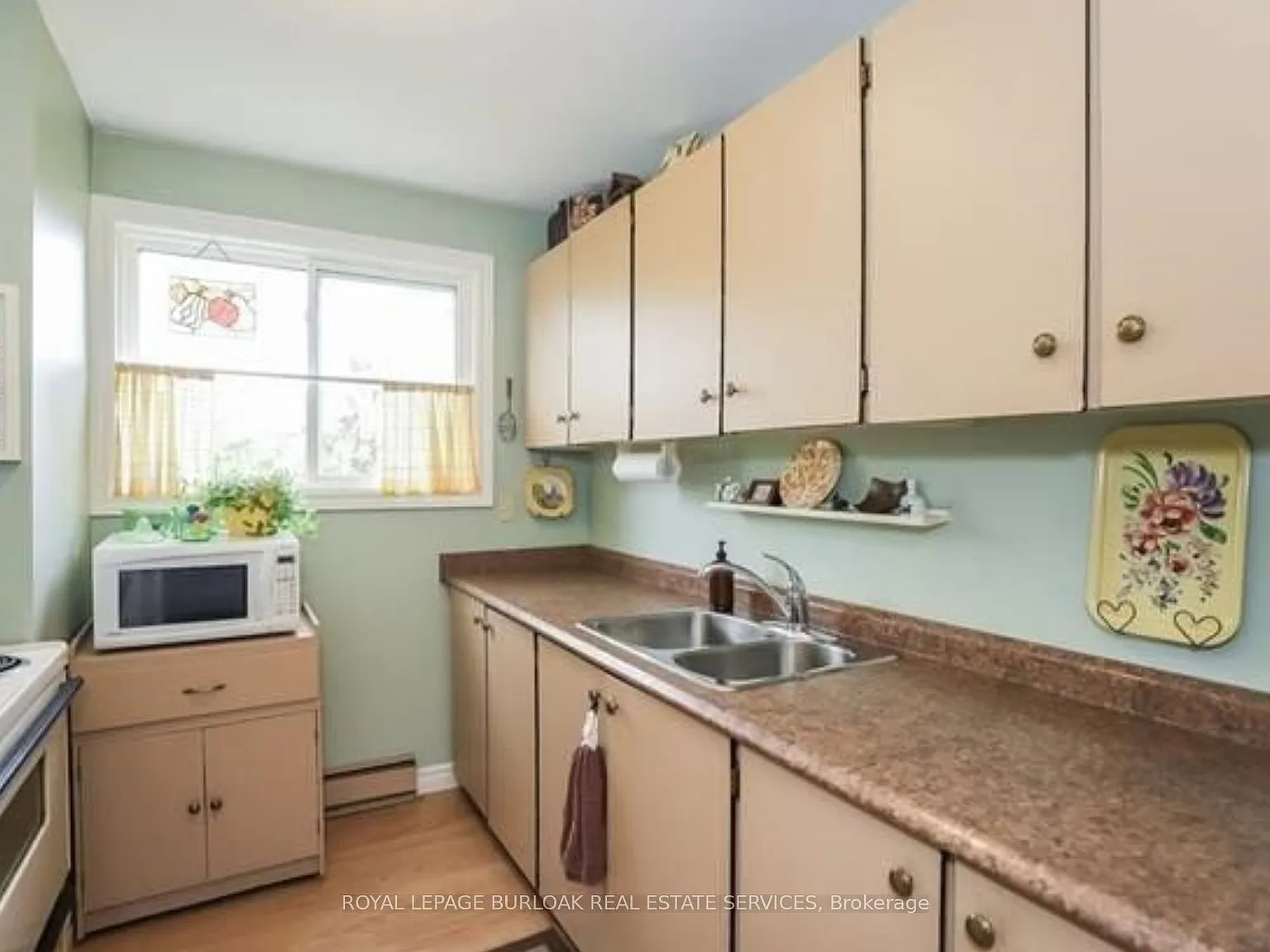 3 bed, $2,400 — Photo 4