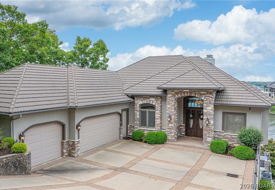 1st image of 1028 Brookhaven Ln