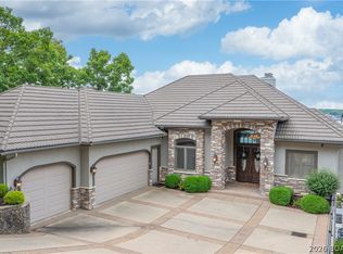 1028 Brookhaven Ln, Sunrise Beach, MO 65079