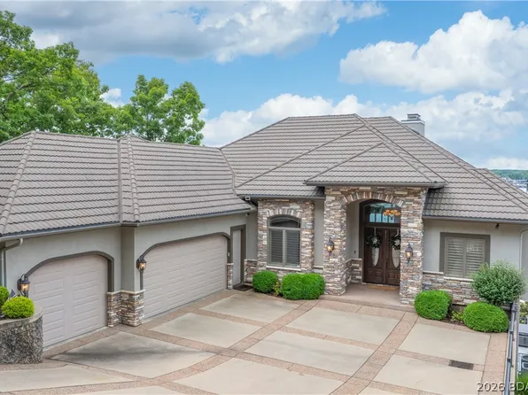 1028 Brookhaven Ln, Sunrise Beach, MO 65079