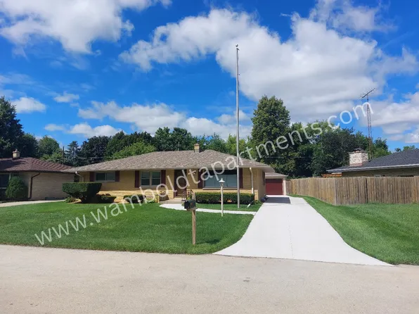 3218 Wheelock Dr, Racine, WI 53405