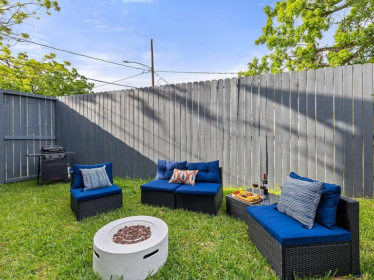 5502 Texas St — Photo 31