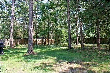 just 15-20 minutes from either Eglin or Duke Field.