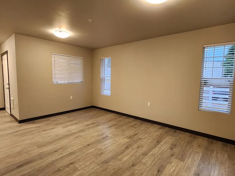 1031 Cedar Ave #101 — Photo 9