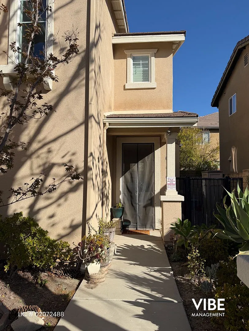 Spacious Canterbury Townhome close to all — Photo 3