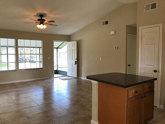 3rd image of 2965 Cottageville St