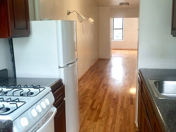 3rd image of 225 E 2nd St APT 6