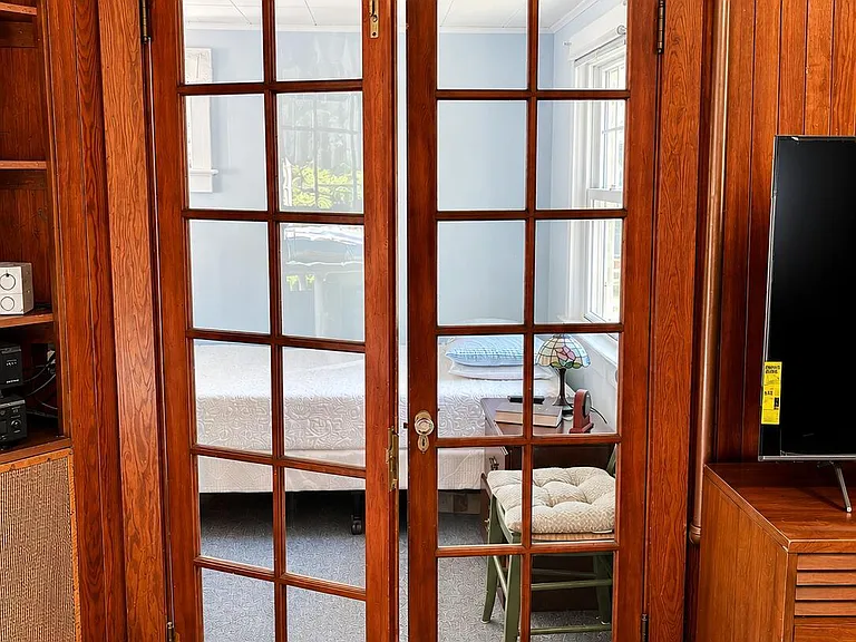 80 Franklin Ave — Photo 5