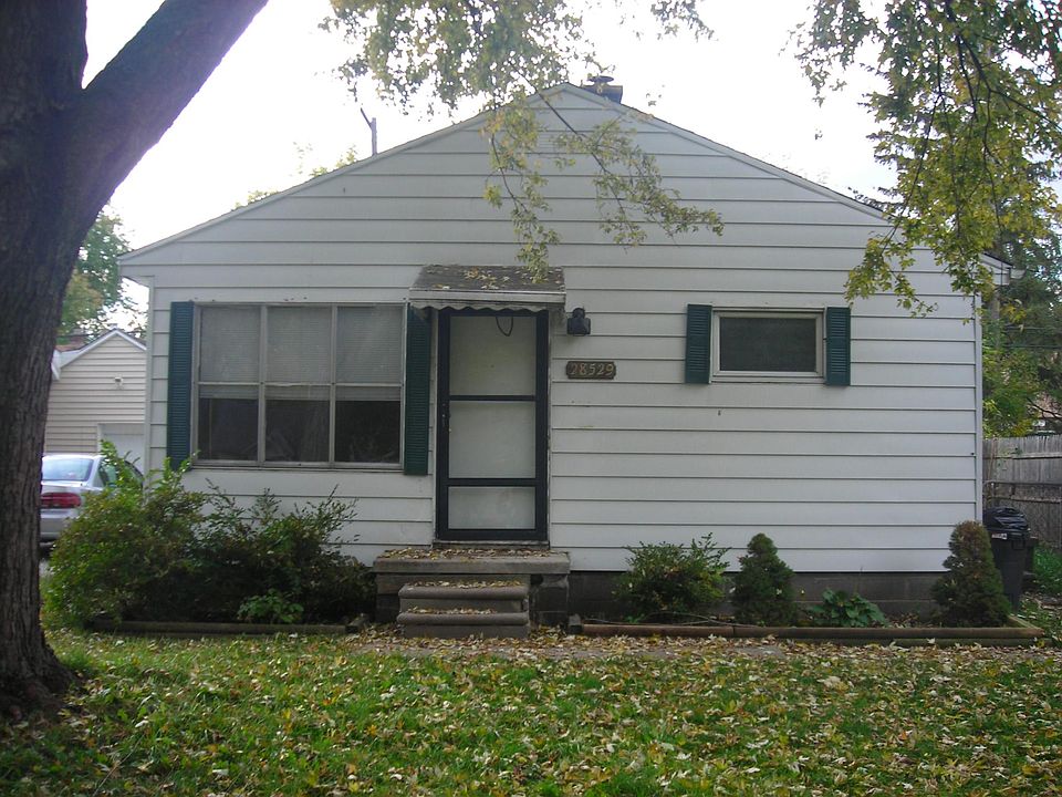 1st image of 28529 Fairfax St